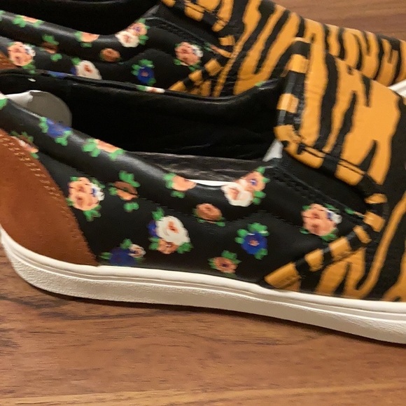 Coach NWOB Limited Edition Tiger & floral Print Leather Slip On Sneaker - Picture 4 of 7
